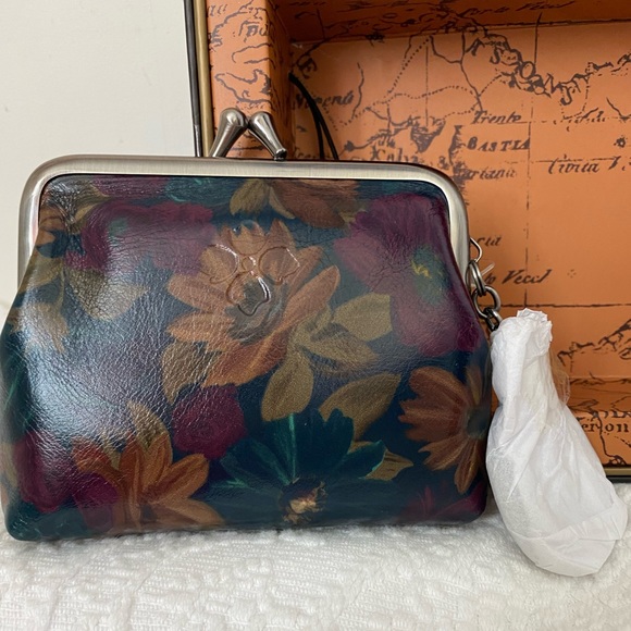 Patricia Nash *Iberia*Wallet *Borse*Keychain &*Rivella* c/b Set. NWT - Picture 4 of 13